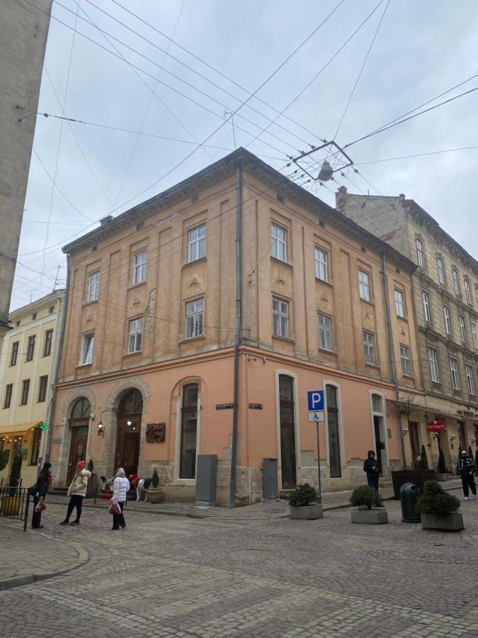 Apartamento 1 Minute To Rynok Square Leópolis Exterior foto