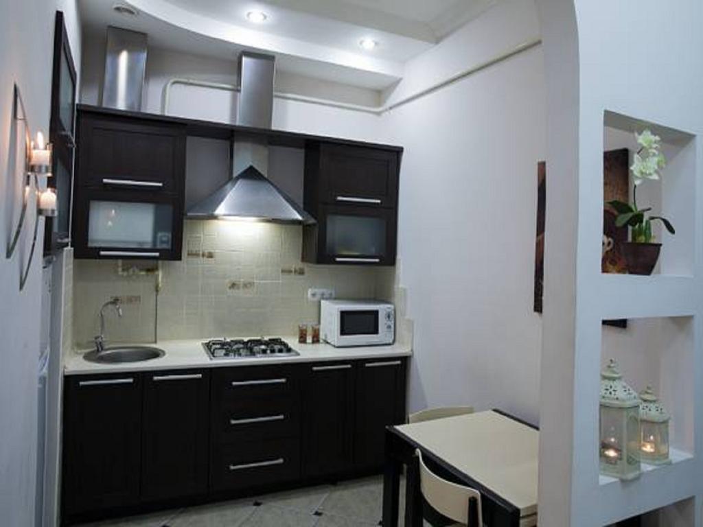 Apartamento 1 Minute To Rynok Square Leópolis Habitación foto